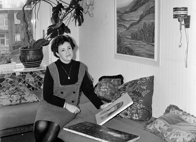 126624 Portret van de Utrechtse amateurschilder mw. W. van Leur.